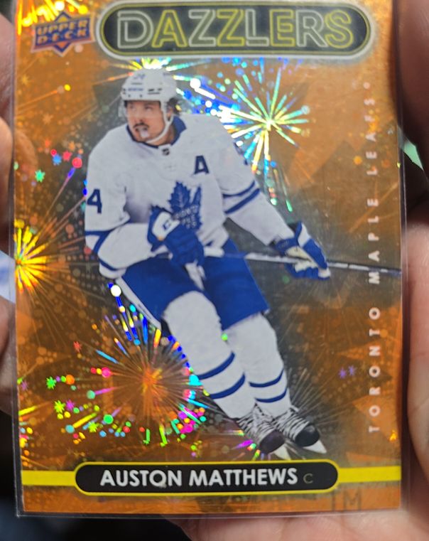 2021-22 Upper Deck Series 2 Dazzlers #DZ-93 Auston Matthews — front