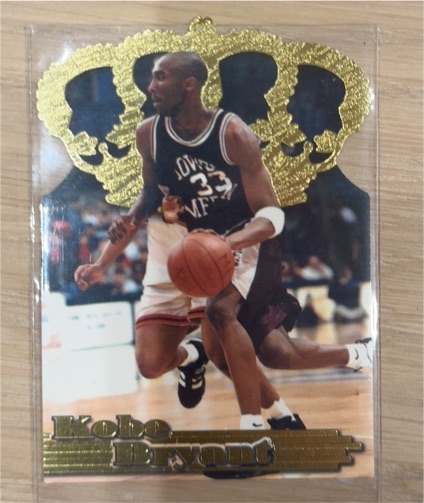 1996 Pacific Power Gold Crown Die-Cut #GC3 Kobe Bryant Rookie Card — front