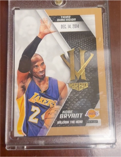2015-16 Panini Hero Villain #20 Kobe Bryant — front