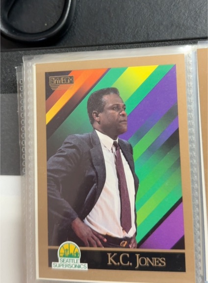 1990-91 SkyBox #325 K.C. Jones Seattle SuperSonics — front