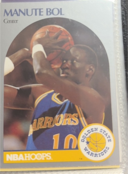 1990-91 NBA Hoops #112 Manute Bol — front