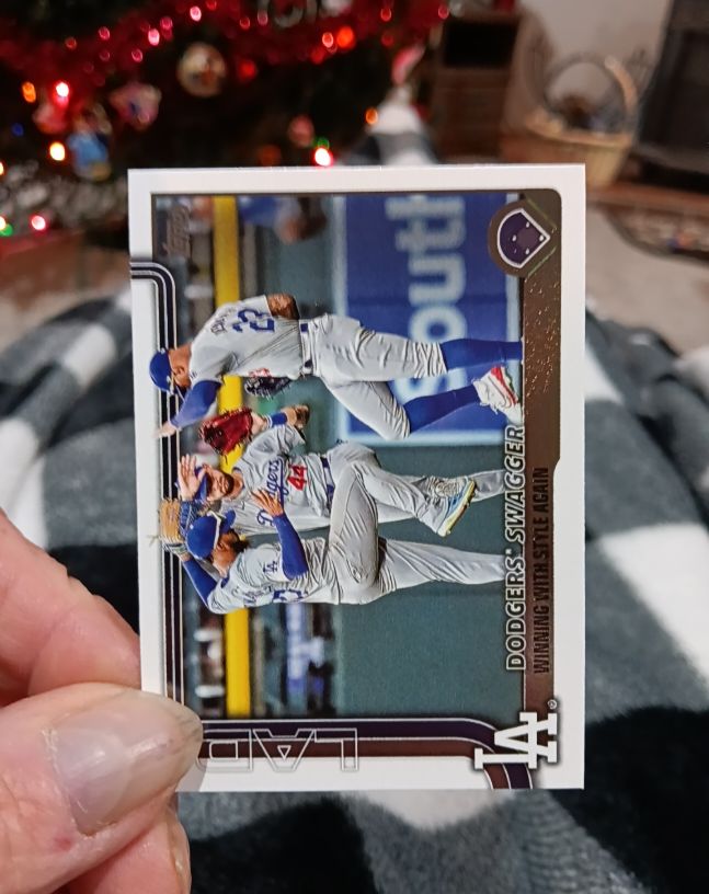 2025 Topps #255 Dodgers Swagger: Winning With Style Again — front