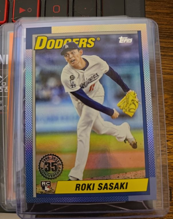 2025 Topps Update #U90-11 Roki Sasaki — front