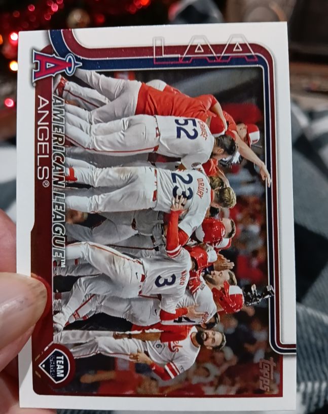 2025 Topps #85 Los Angeles Angels — front