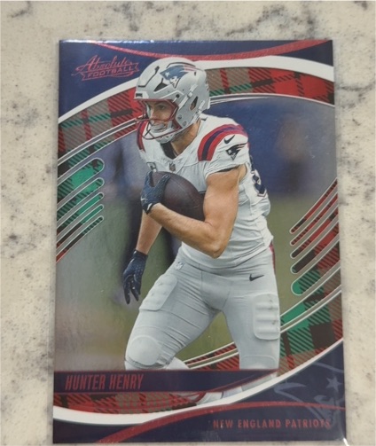 2025 Panini Absolute #20 Hunter Henry — front