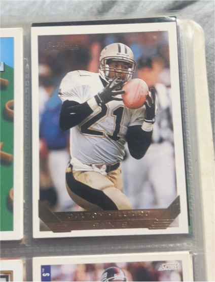 1993 Topps Gold #393 Dalton Hilliard — front