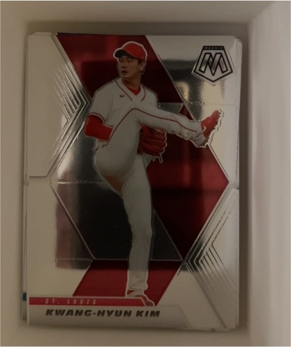 2021 Panini Mosaic Silver Prizm #13 Kwang-Hyun Kim — front