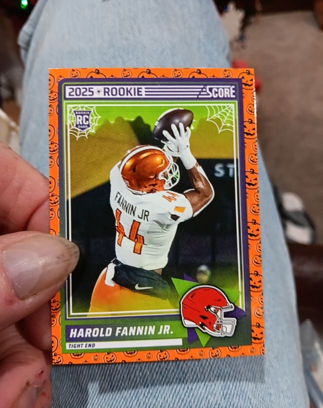 2025 Panini Score #4 Harold Fannin Jr. — front