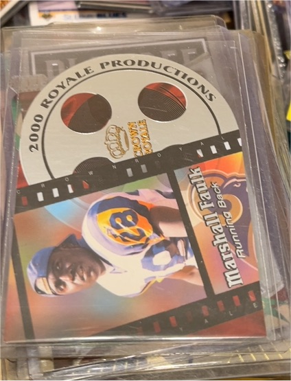 2000 Pacific Crown Royale Productions #18 Marshall Faulk — front