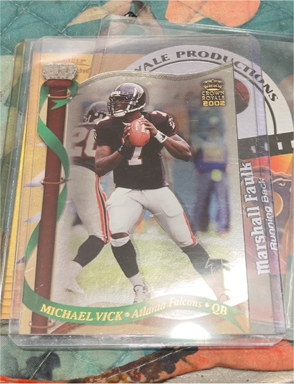 2002 Pacific Crown Royale #9 Michael Vick — front