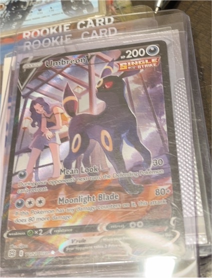 2022 Pokemon Sword & Shield Brilliant Stars #TG22 Umbreon V — front