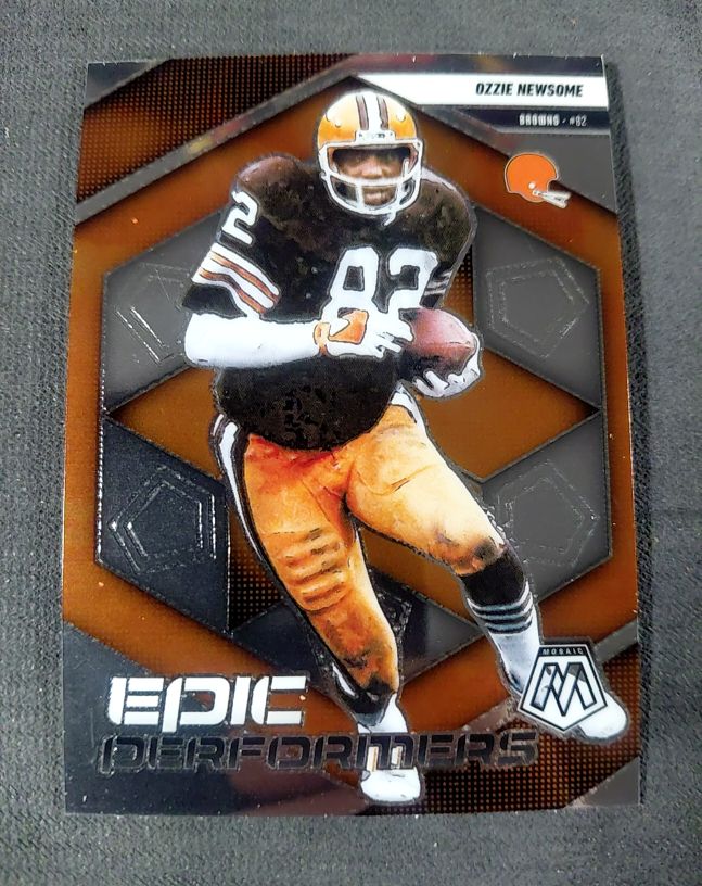 2025 Panini Mosaic #16 Ozzie Newsome Epic Performers — front