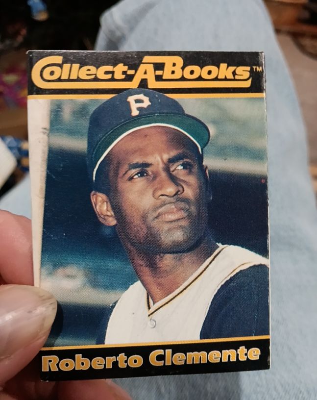 1990 CMC Collect-A-Books #35 Roberto Clemente — front