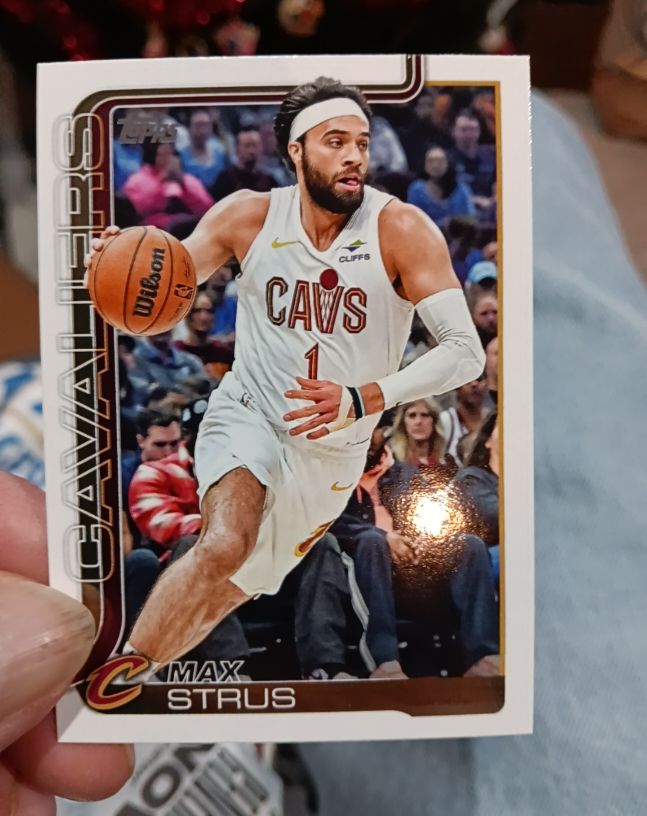 2025-26 Topps #84 Max Strus — front