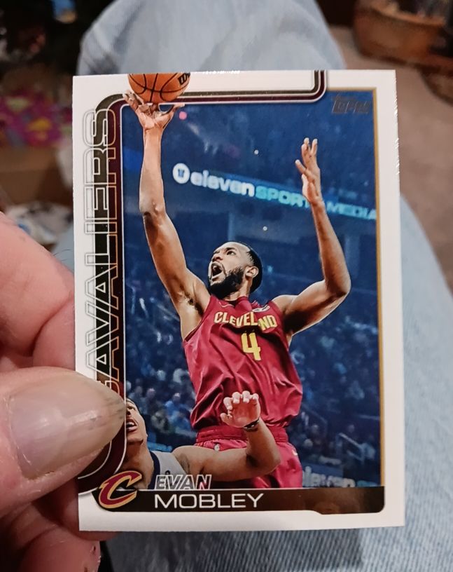 2025-26 Topps #82 Evan Mobley — front