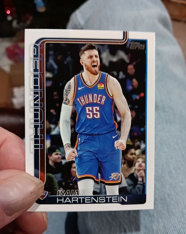 2025-26 Topps #120 Isaiah Hartenstein — front