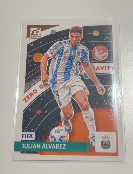 2024-25 Donruss #4 Julián Álvarez Zero Gravity — front