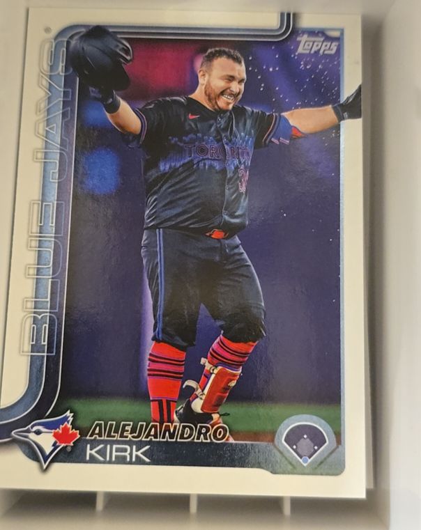 2025 Topps Series 2 #689 Alejandro Kirk — front