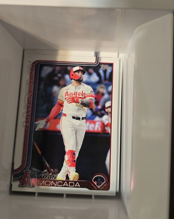 2025 Topps Update #US24 Yoan Moncada — front