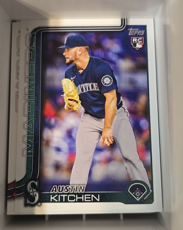 2025 Topps Update #US320 Austin Kitchen — front