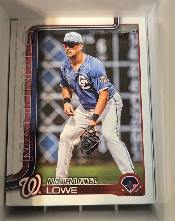 2025 Topps Update #US230 Nathaniel Lowe — front