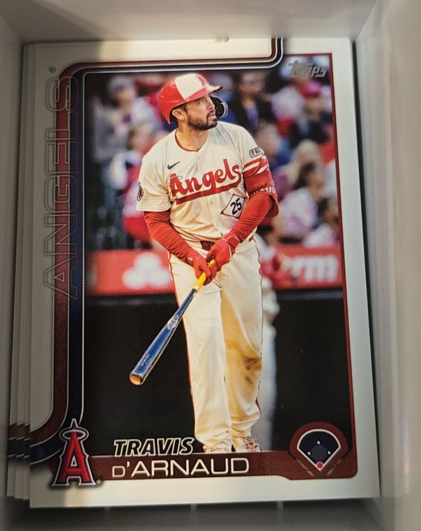 2025 Topps Update #US33 Travis d'Arnaud — front