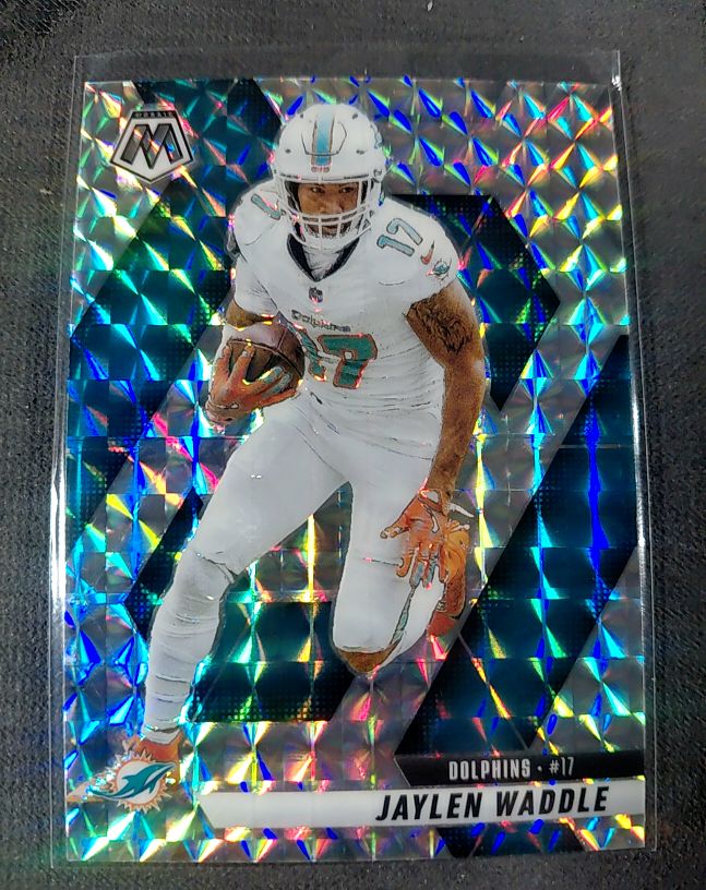 2025 Panini Mosaic #17 Jaylen Waddle — front