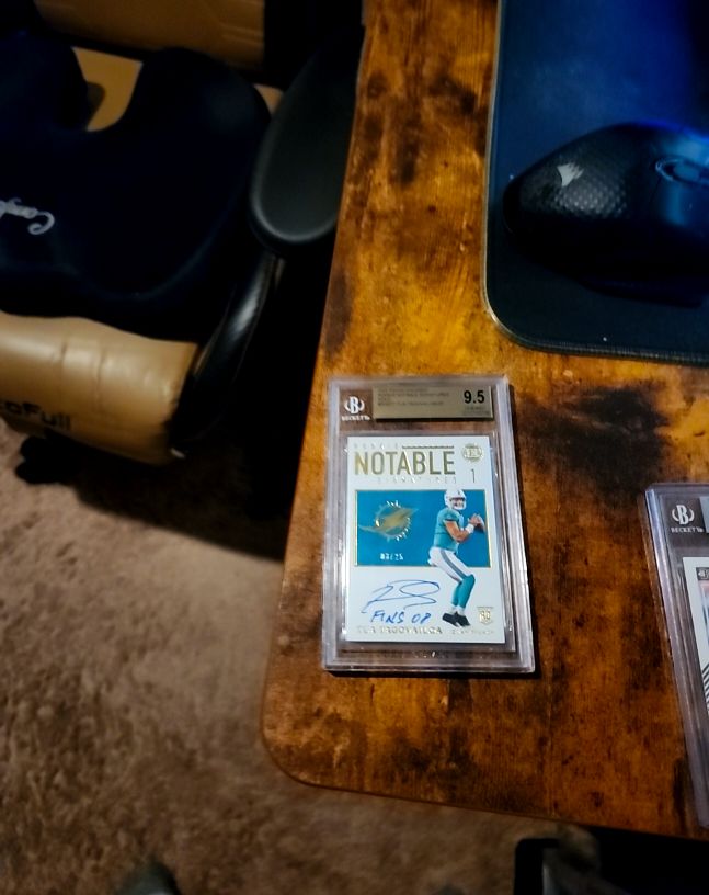 2023 Panini National Treasures Notable Signatures #1 Tua Tagovailoa — front