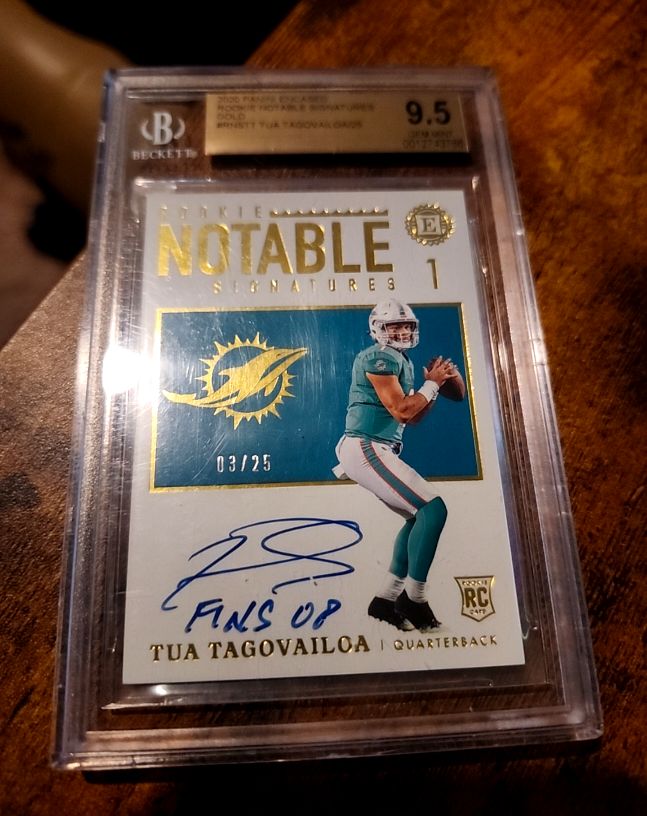 2020 Panini Encased Rookie Notable Signatures #1 Tua Tagovailoa — front