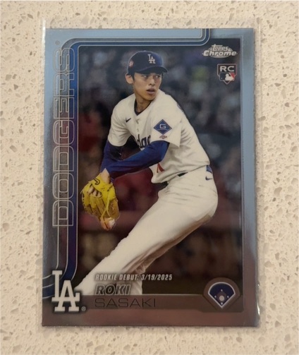 2025 Topps Chrome Update Series #US199 Roki Sasaki Rookie Debut — front