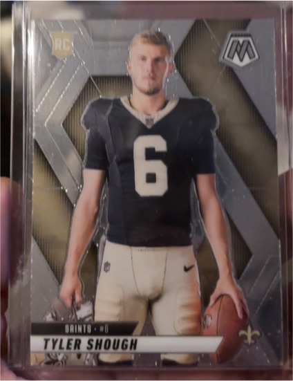 2025 Panini Mosaic #273 Tyler Shough Rookie Variation — front