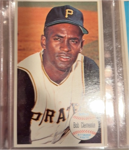 1964 Topps Giants #11 Roberto Clemente — front