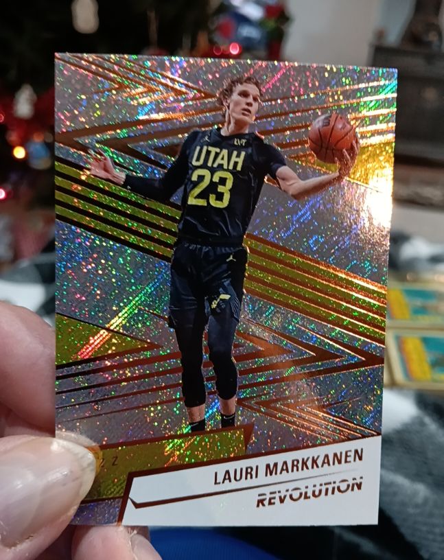 2024-25 Panini Revolution #66 Lauri Markkanen — front