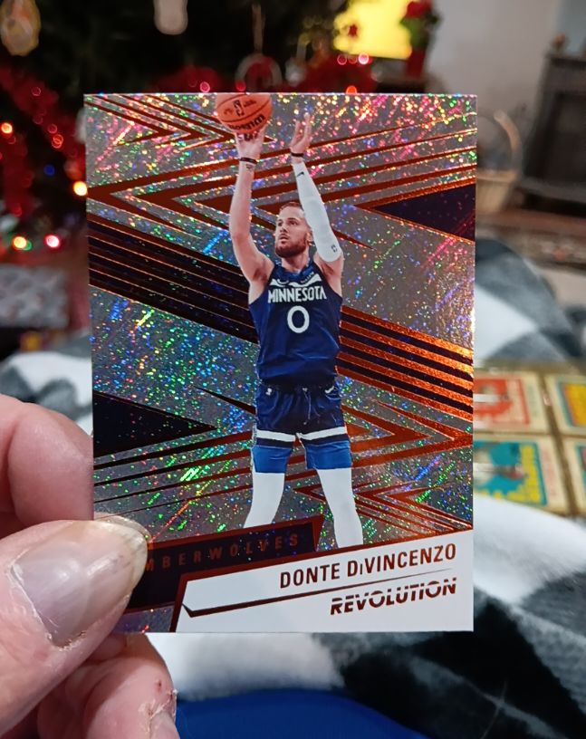 2024-25 Panini Revolution #59 Donte DiVincenzo — front