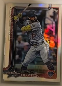 2025 Topps #12 Byron Buxton — front