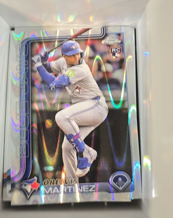 2025 Topps Chrome #105 Orelvis Martinez — front