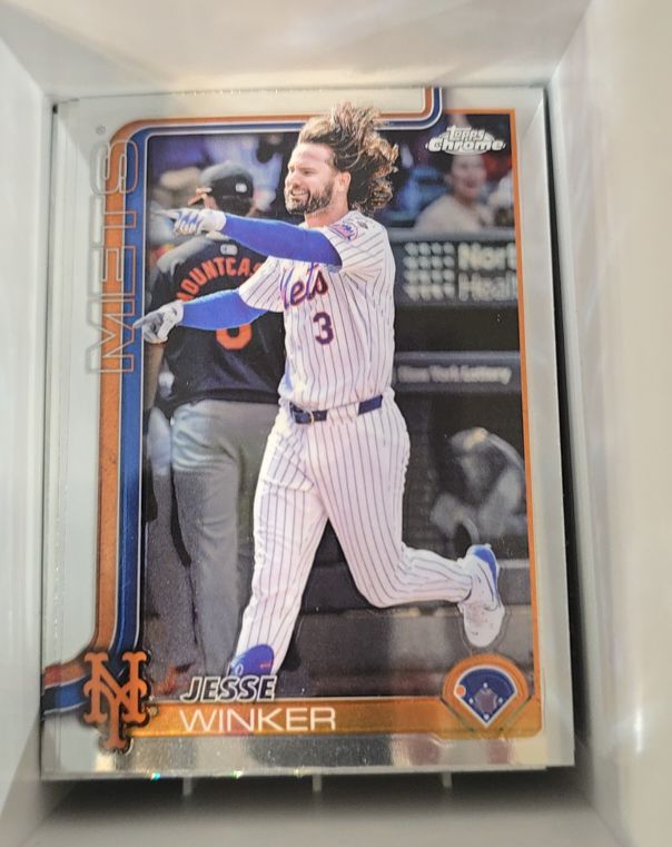 2025 Topps Chrome #180 Jesse Winker — front