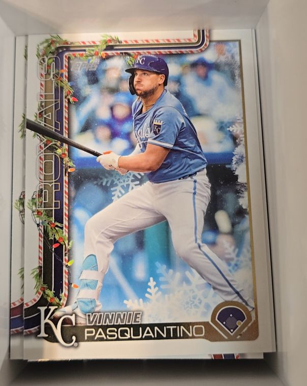 2025 Topps Holiday #H198 Vinnie Pasquantino — front