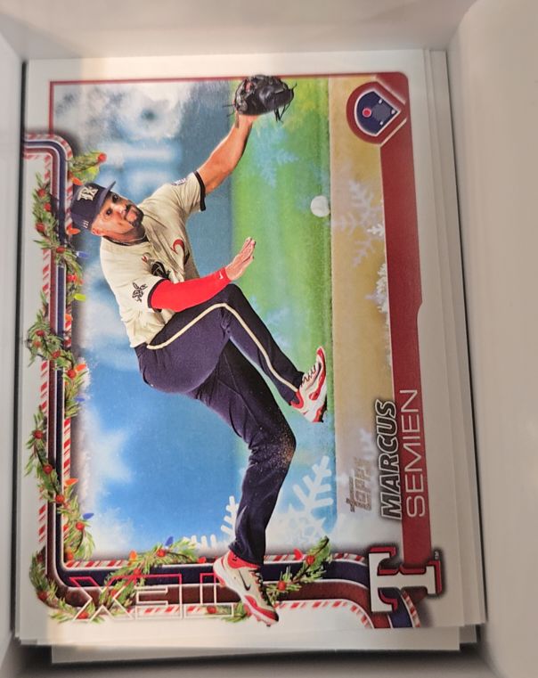 2025 Topps Holiday #H9 Marcus Semien — front