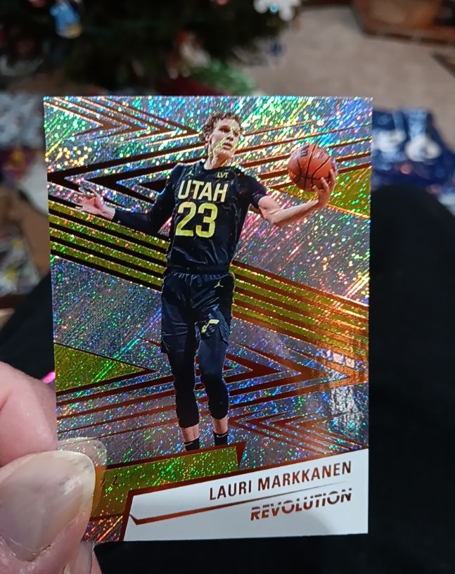 2024-25 Panini Revolution #66 Lauri Markkanen — front