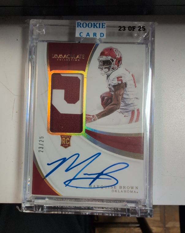 2019 Panini Immaculate Collection #23 Marquise Brown — front