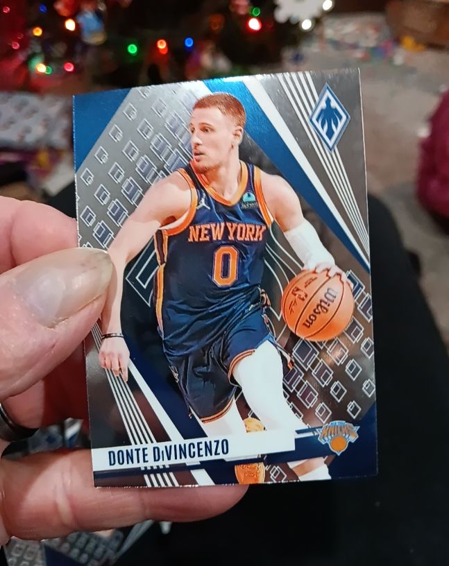 2023-24 Panini Phoenix #250 Donte DiVincenzo — front
