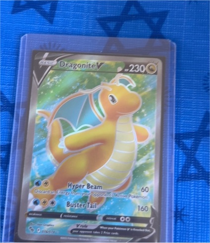 2022 Pokémon TCG #076 Dragonite V — front