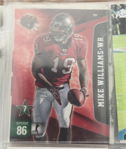 2011 Panini Adrenalyn XL #299 Mike Williams — front