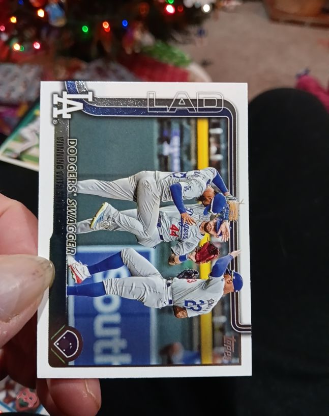 2025 Topps #255 Dodgers Swagger: Winning With Style Again — front