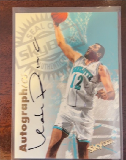 1997-98 Skybox Premium Autographics Vlade Divac — front