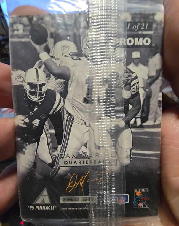 1995 Pinnacle Promo #1 Dan Marino — front