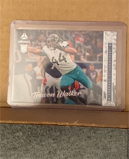 2022 Panini Chronicles Luminance #223 Travon Walker — front
