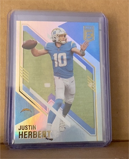 2021 Panini Donruss Elite #30 Justin Herbert — front