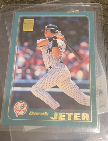 2001 Topps #100 Derek Jeter — front